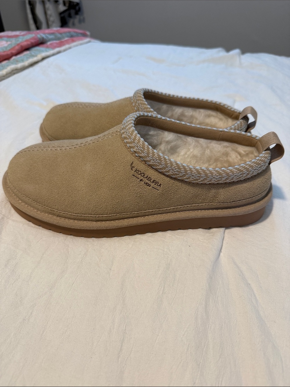 Koolaburra by Ugg Cozy Suede Slip-On Clog in Light Tan Size 10 - Picture 5 of 7